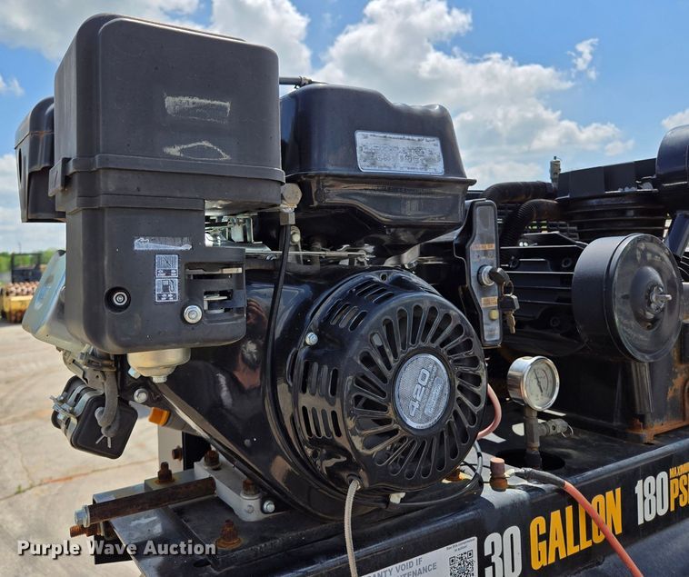 image for item EL2017 1995 International  8100 utility / service truck