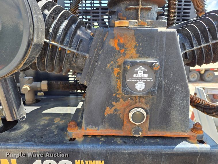 image for item EL2017 1995 International  8100 utility / service truck