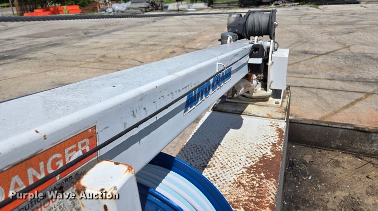 image for item EL2017 1995 International  8100 utility / service truck