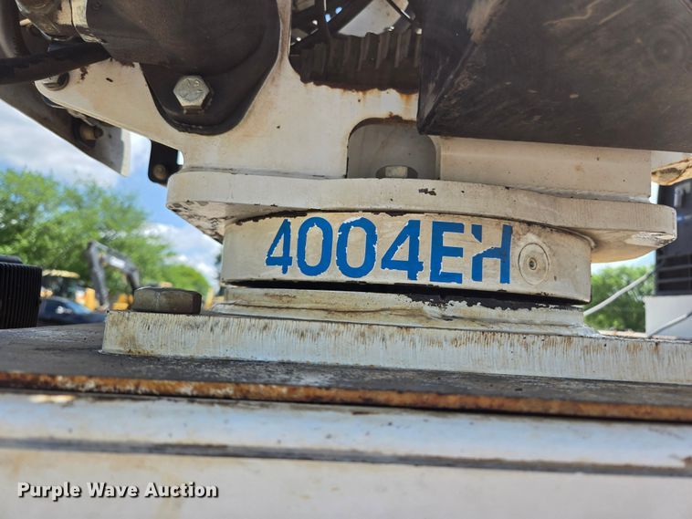 image for item EL2017 1995 International  8100 utility / service truck