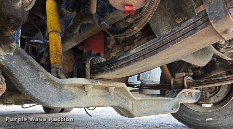 image for item EL2017 1995 International  8100 utility / service truck