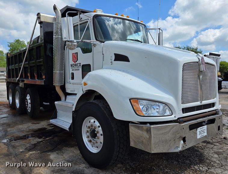 image for item EL2018 2011 Kenworth T440 dump truck