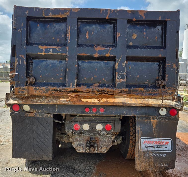 image for item EL2018 2011 Kenworth T440 dump truck