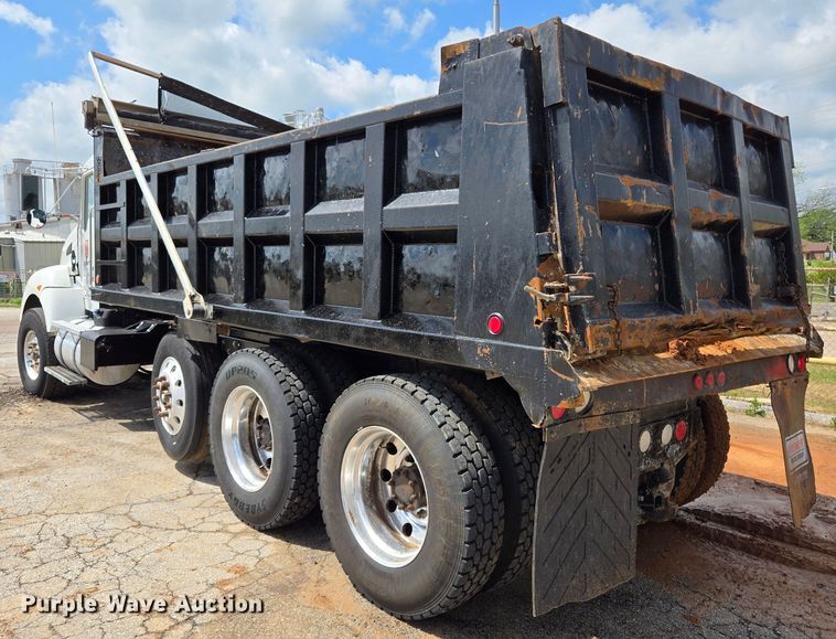 image for item EL2018 2011 Kenworth T440 dump truck