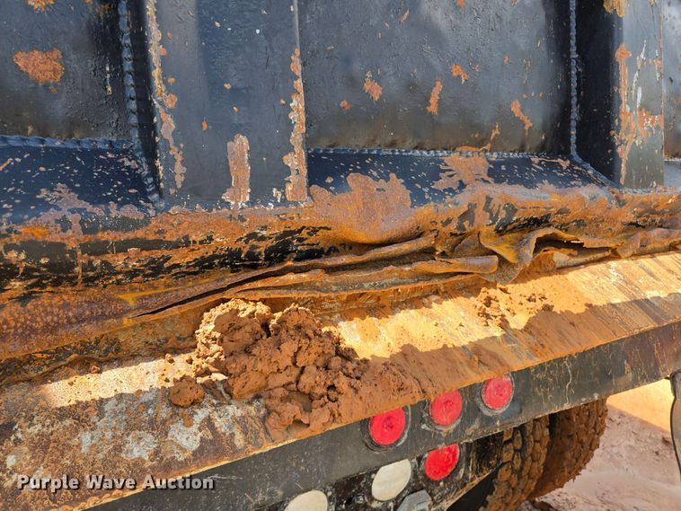 image for item EL2018 2011 Kenworth T440 dump truck