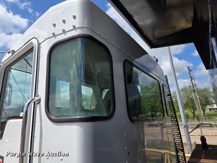 image for item EL2018 2011 Kenworth T440 dump truck