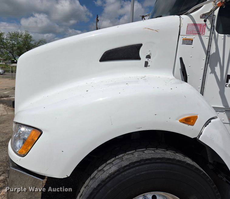 image for item EL2018 2011 Kenworth T440 dump truck