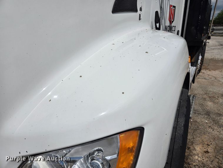 image for item EL2018 2011 Kenworth T440 dump truck