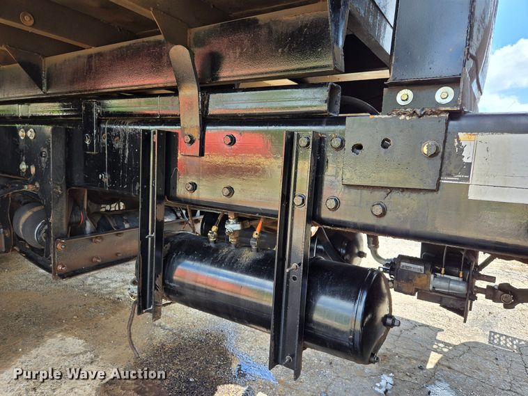 image for item EL2018 2011 Kenworth T440 dump truck