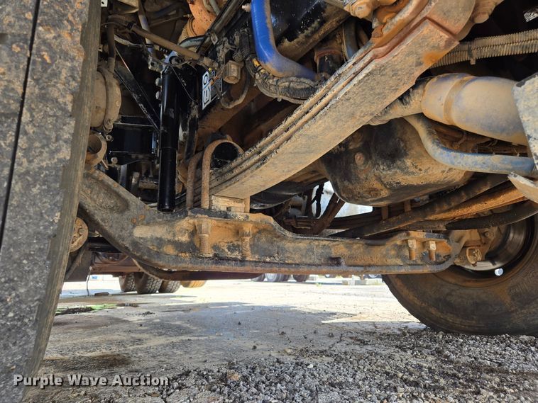 image for item EL2018 2011 Kenworth T440 dump truck