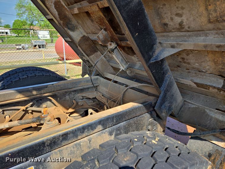 image for item EL2018 2011 Kenworth T440 dump truck