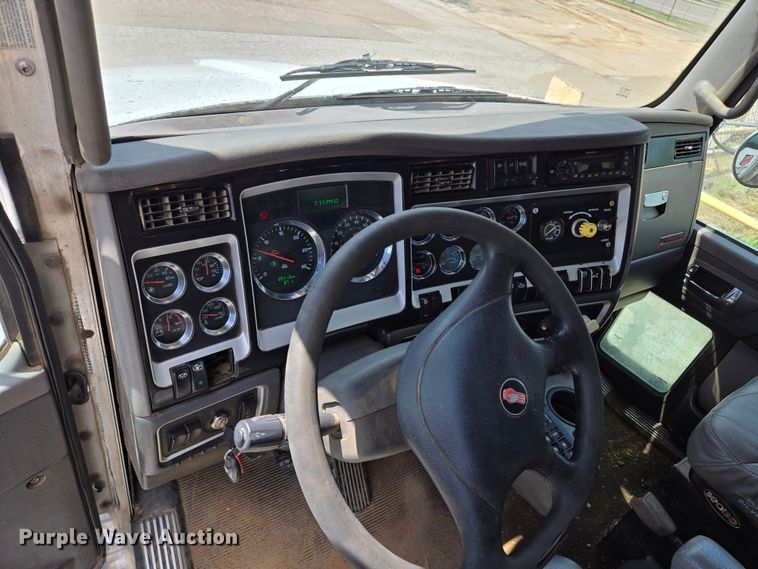 image for item EL2018 2011 Kenworth T440 dump truck