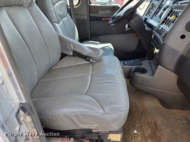 image for item EL2018 2011 Kenworth T440 dump truck