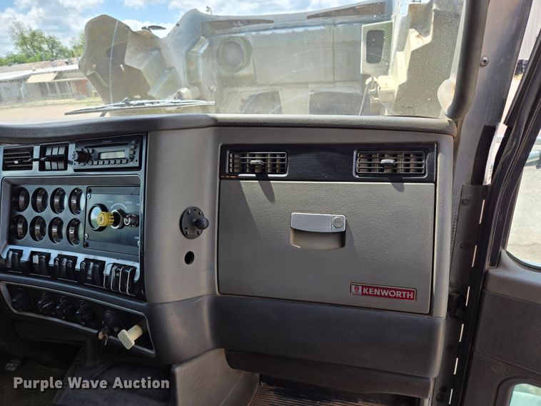 image for item EL2018 2011 Kenworth T440 dump truck