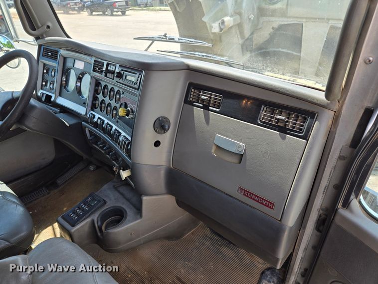 image for item EL2018 2011 Kenworth T440 dump truck