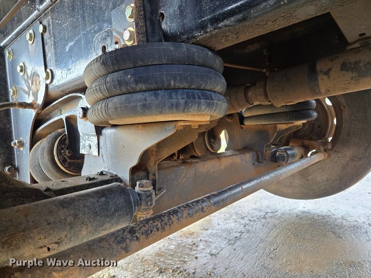 image for item EL2018 2011 Kenworth T440 dump truck