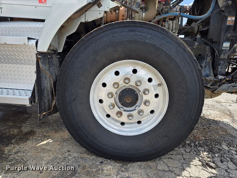 image for item EL2018 2011 Kenworth T440 dump truck