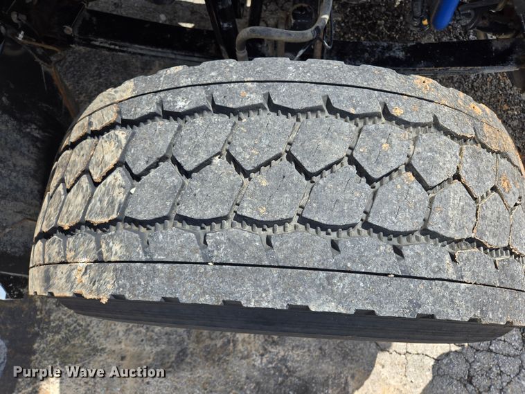 image for item EL2018 2011 Kenworth T440 dump truck