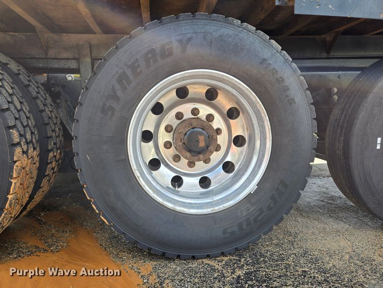 image for item EL2018 2011 Kenworth T440 dump truck