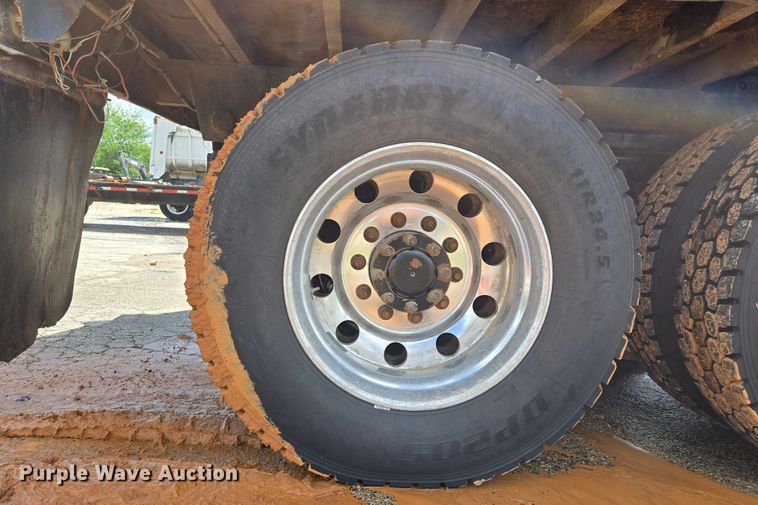 image for item EL2018 2011 Kenworth T440 dump truck