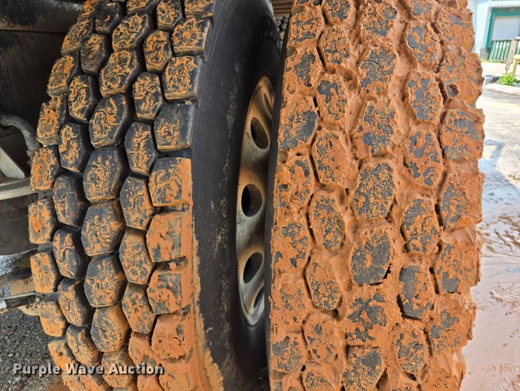 image for item EL2018 2011 Kenworth T440 dump truck