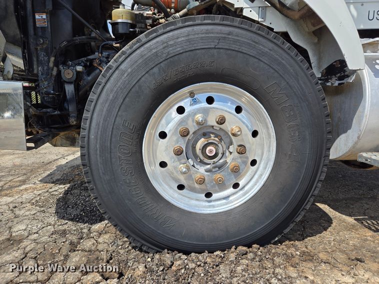 image for item EL2018 2011 Kenworth T440 dump truck