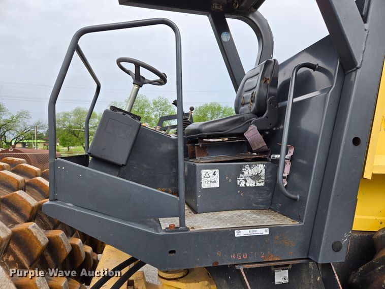 image for item EL2021 2006 Bomag BW 211 PD-3 single drum vibratory roller