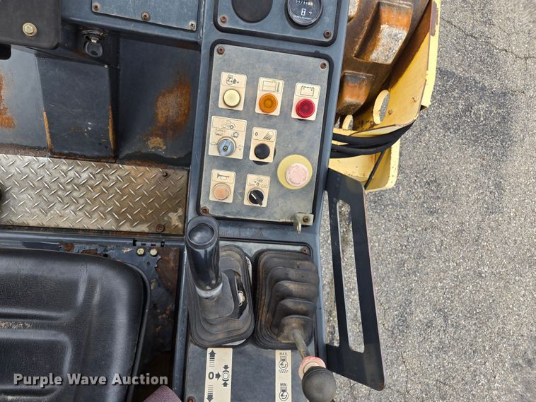 image for item EL2021 2006 Bomag BW 211 PD-3 single drum vibratory roller