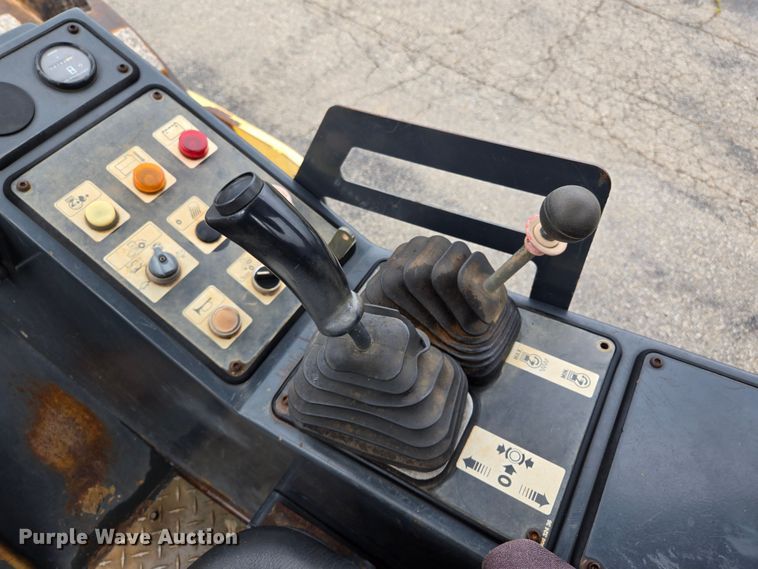 image for item EL2021 2006 Bomag BW 211 PD-3 single drum vibratory roller