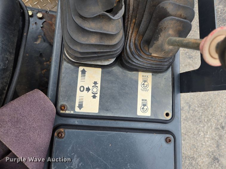 image for item EL2021 2006 Bomag BW 211 PD-3 single drum vibratory roller