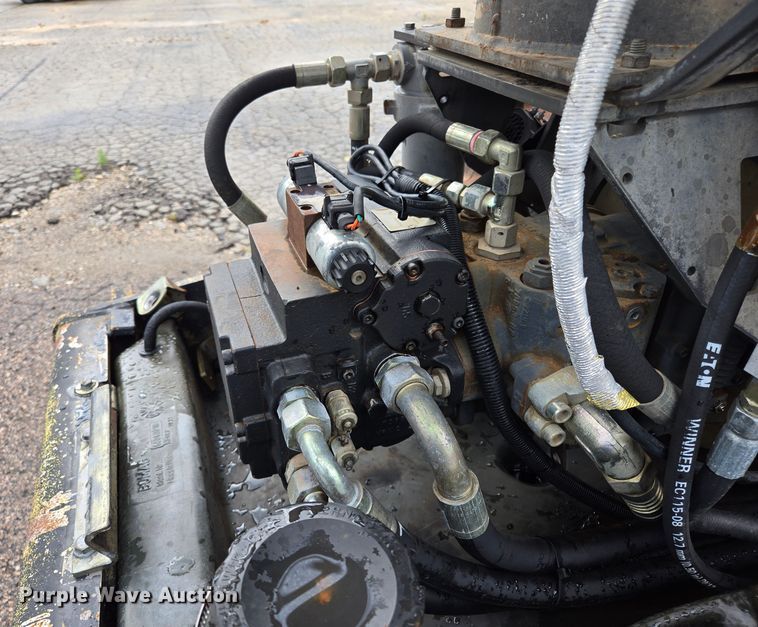 image for item EL2021 2006 Bomag BW 211 PD-3 single drum vibratory roller