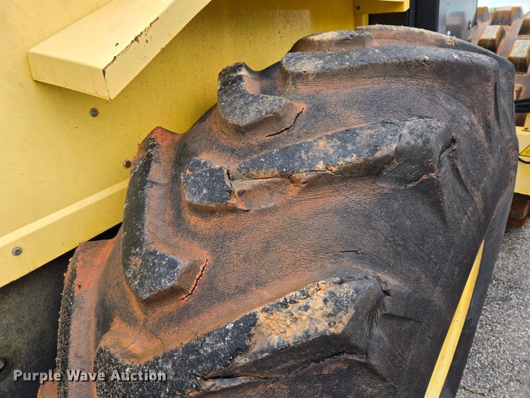 image for item EL2021 2006 Bomag BW 211 PD-3 single drum vibratory roller