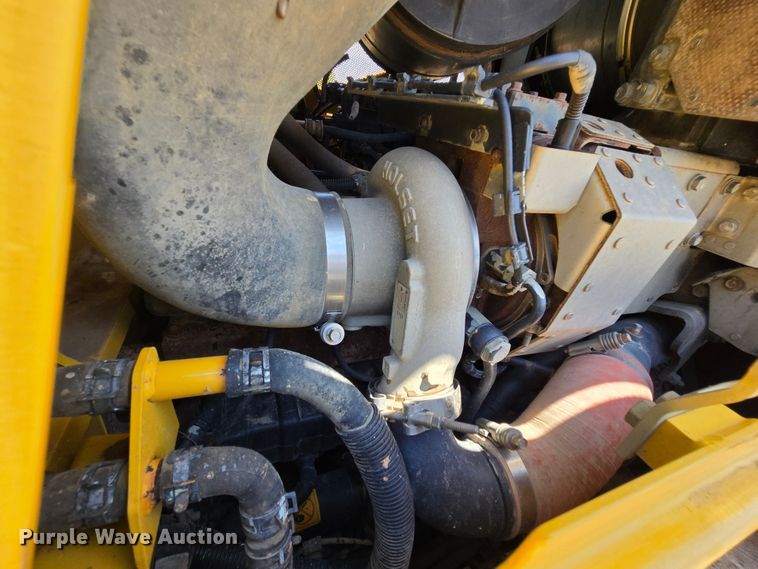 image for item EL2023 2016 Komatsu D65WX-17 dozer