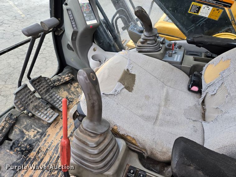 image for item EL2024 2014 John Deere 210G LC excavator