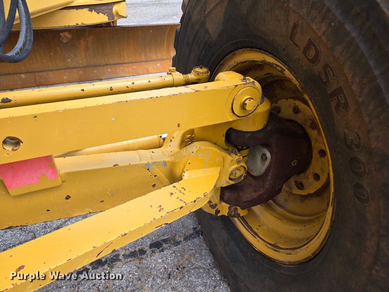image for item EL2025 2012 Caterpillar  140M2 motor grader