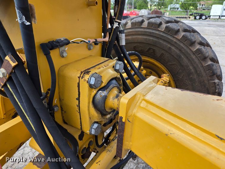 image for item EL2025 2012 Caterpillar  140M2 motor grader