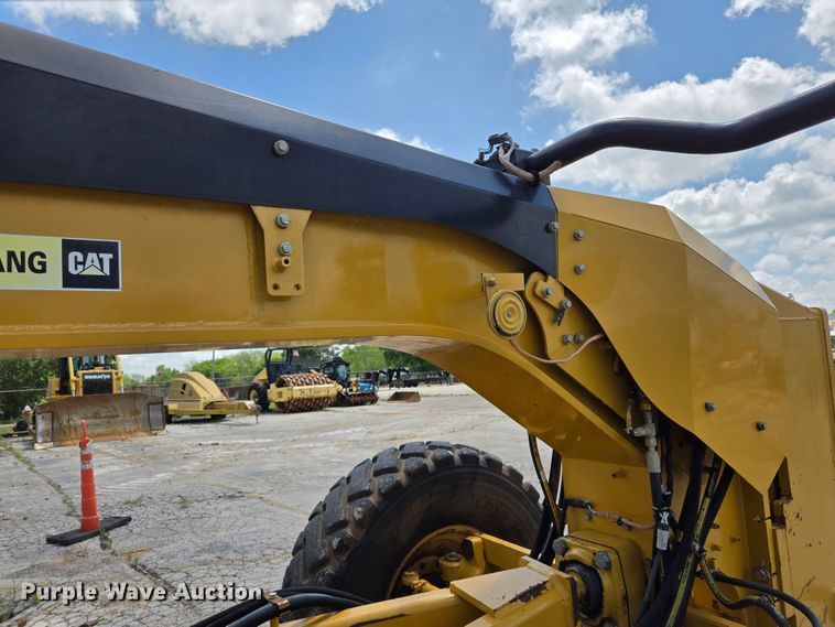 image for item EL2025 2012 Caterpillar  140M2 motor grader