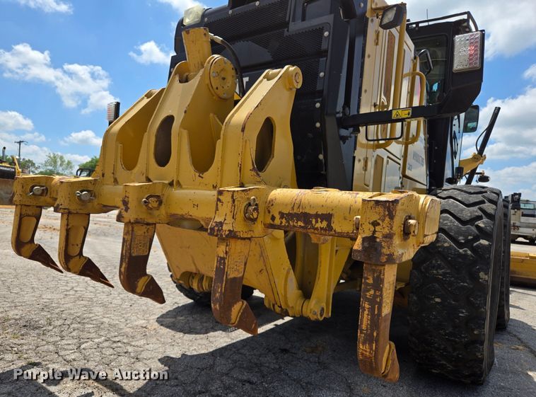image for item EL2025 2012 Caterpillar  140M2 motor grader
