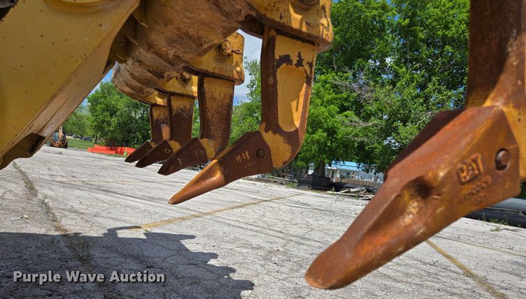 image for item EL2025 2012 Caterpillar  140M2 motor grader