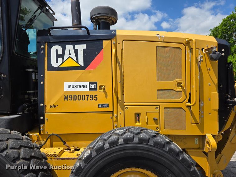 image for item EL2025 2012 Caterpillar  140M2 motor grader