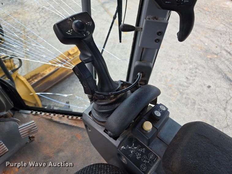 image for item EL2025 2012 Caterpillar  140M2 motor grader