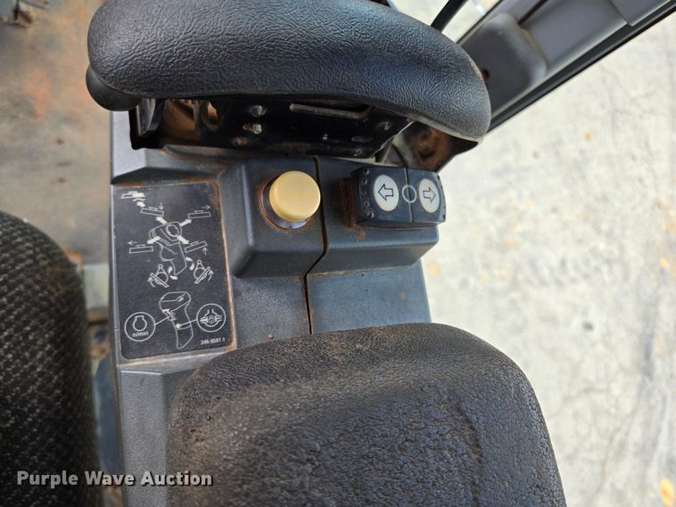 image for item EL2025 2012 Caterpillar  140M2 motor grader