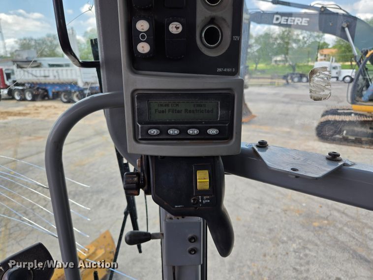 image for item EL2025 2012 Caterpillar  140M2 motor grader