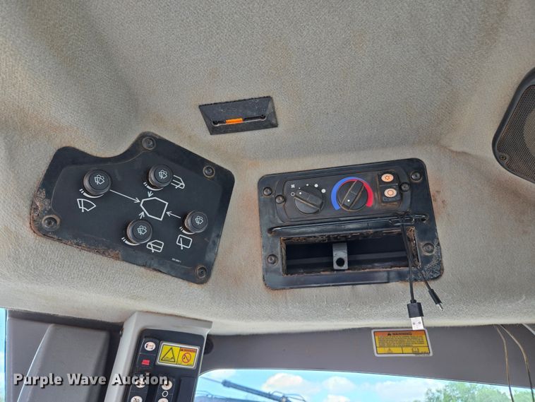 image for item EL2025 2012 Caterpillar  140M2 motor grader