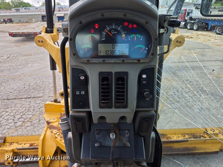 image for item EL2025 2012 Caterpillar  140M2 motor grader