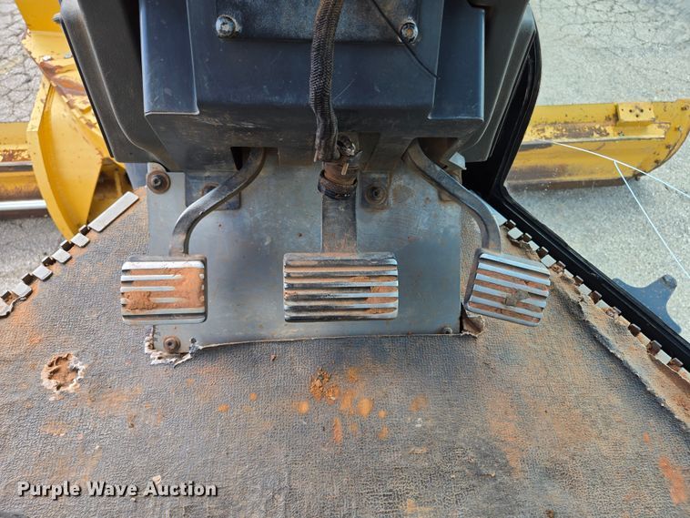 image for item EL2025 2012 Caterpillar  140M2 motor grader