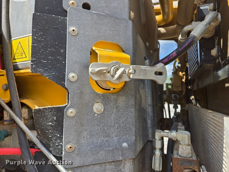 image for item EL2025 2012 Caterpillar  140M2 motor grader