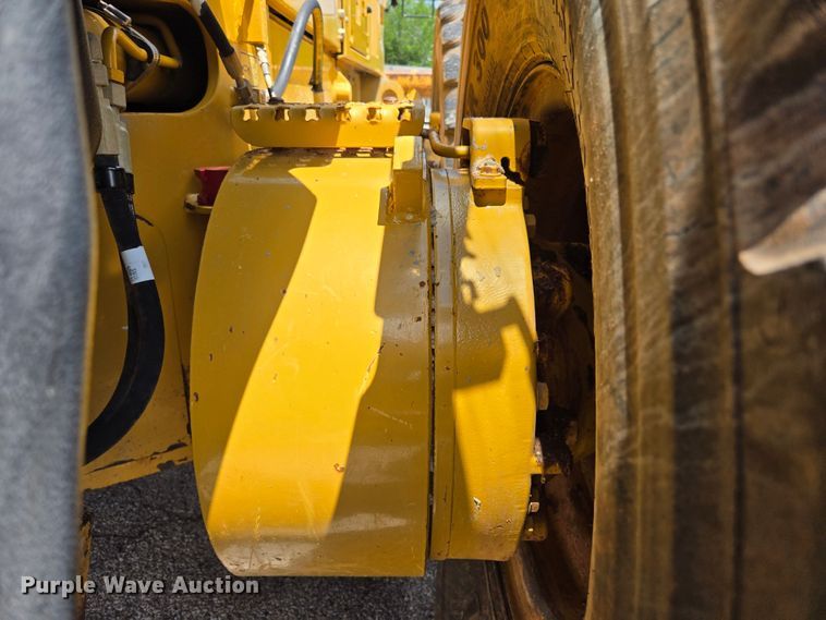 image for item EL2025 2012 Caterpillar  140M2 motor grader