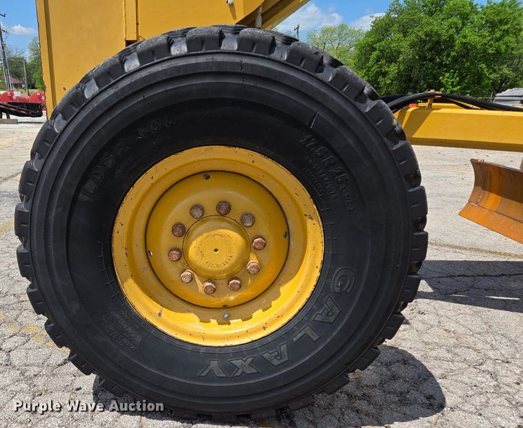 image for item EL2025 2012 Caterpillar  140M2 motor grader