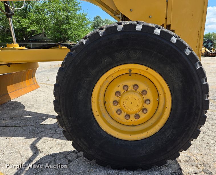 image for item EL2025 2012 Caterpillar  140M2 motor grader